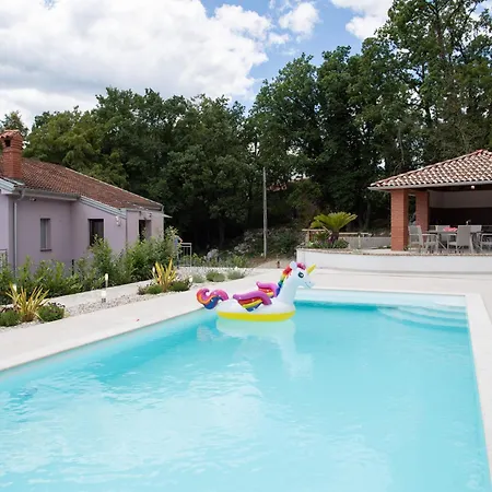 Paola Case de vacanță