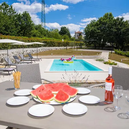 Paola Case de vacanță