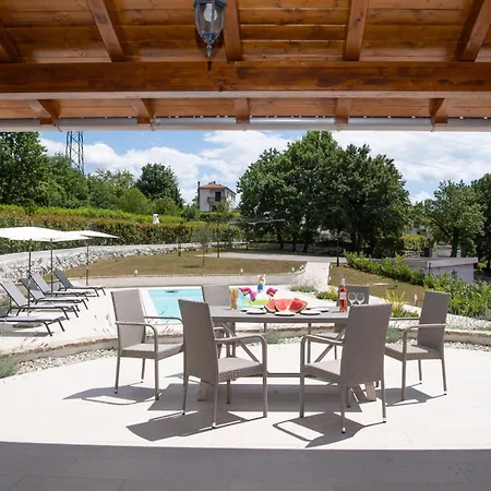 Paola Case de vacanță Kastav