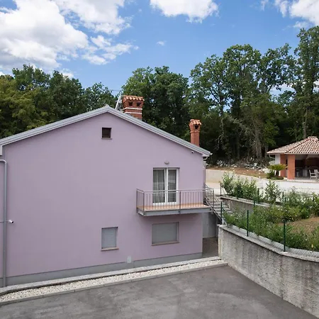 別荘 Paola カスタヴ