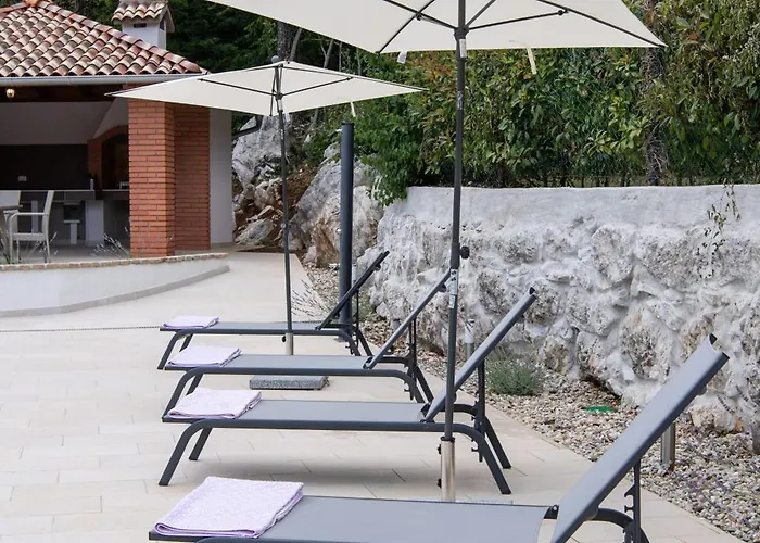 Paola 別荘 カスタヴ