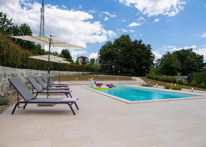 Paola 別荘 カスタヴ