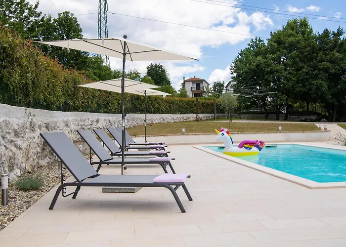 別荘 Paola カスタヴ